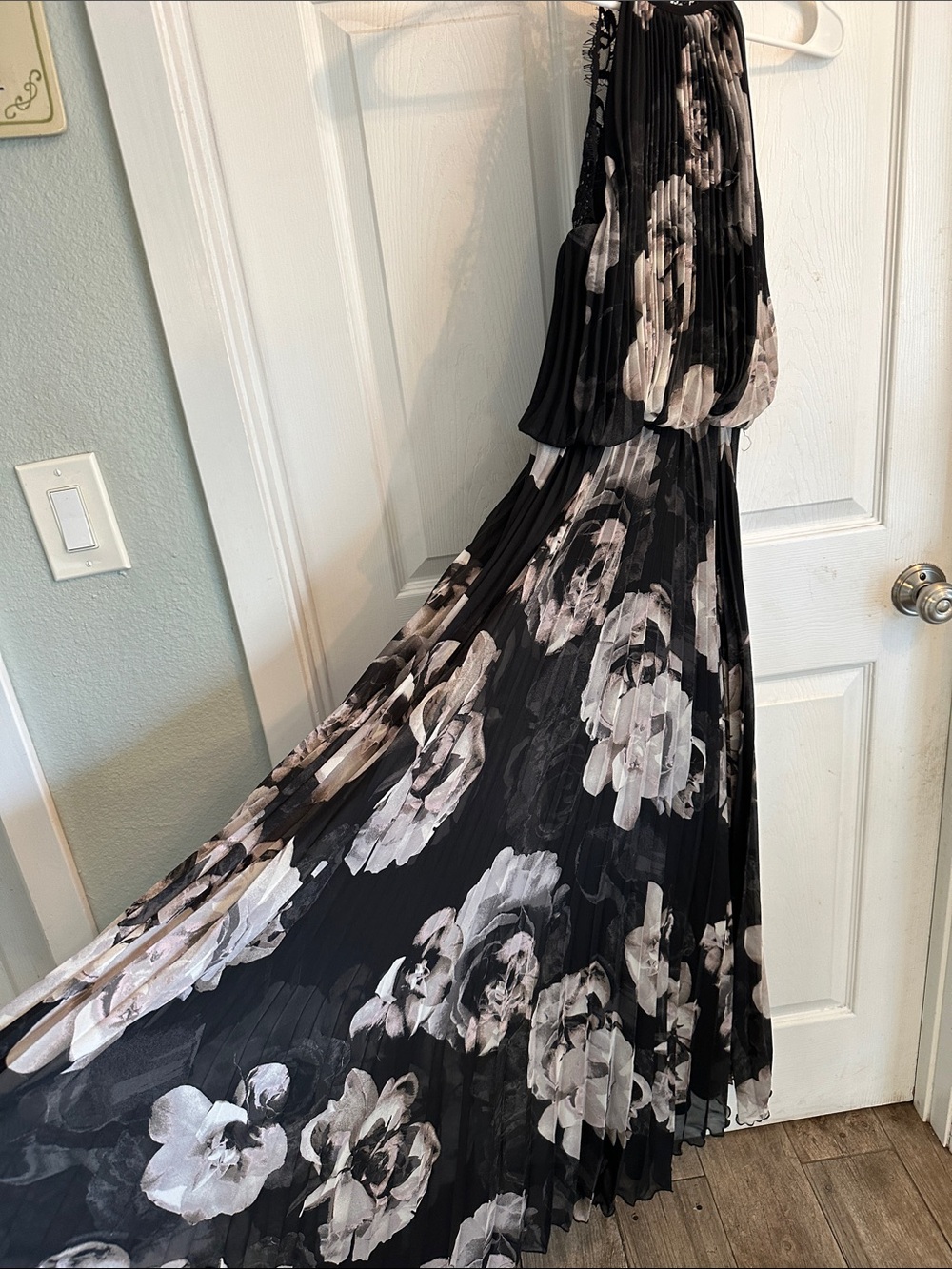 Elegant Black Floral Pleated Maxi Dress